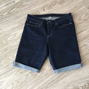 LEVI’S  Dark wash denim  Bermuda shorts